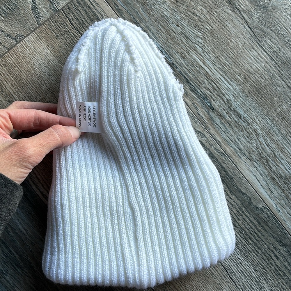 Beanie - Picture 4 of 4